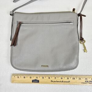Fossil Pebbled Leather Crossbody Bag Gray Zip Pocket Key Charm Adjustable Strap
